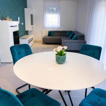 Appartement Redzsi *